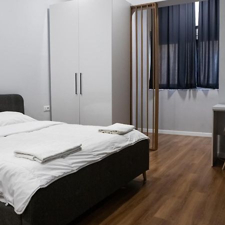 Be Solei Studio Apartments Sol 1 Тирана Экстерьер фото