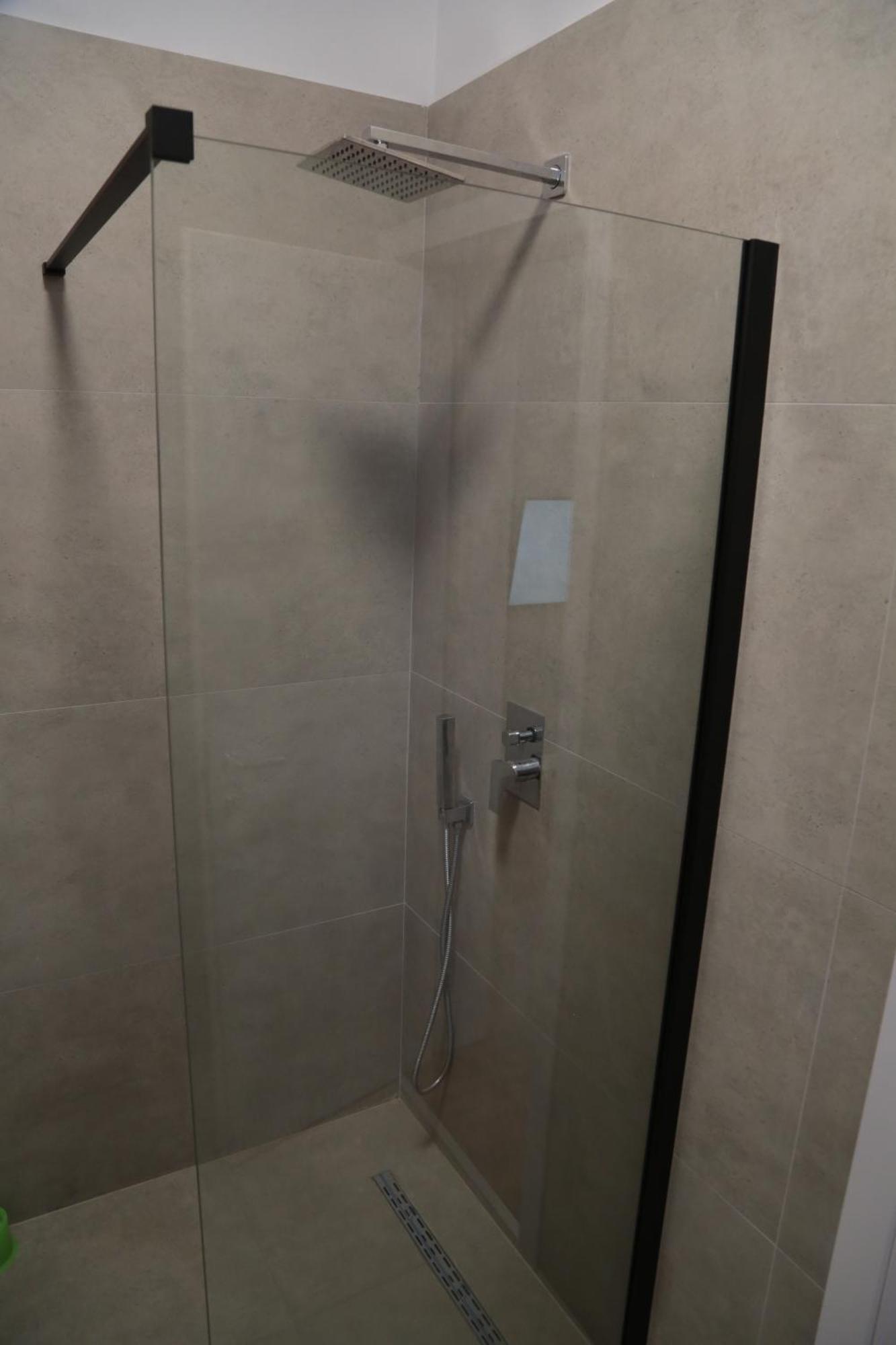Be Solei Studio Apartments Sol 1 Тирана Экстерьер фото