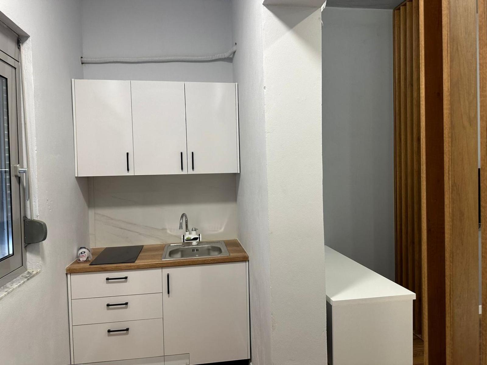 Be Solei Studio Apartments Sol 1 Тирана Экстерьер фото